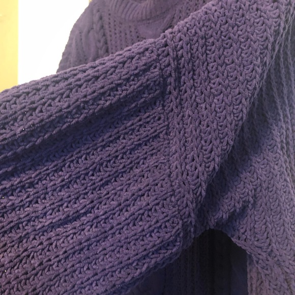 Universal Thread Crew Neck Sweater - Picture 6 of 9